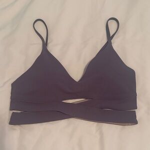 Lululemon V-Neck crossover underband Bra